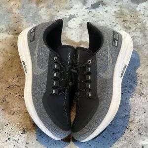 Nike Pegasus 35 Shield Size 10 Women 8.5 Men